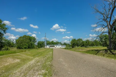 10677 Brushwood Cutoff Bedias TX 77831