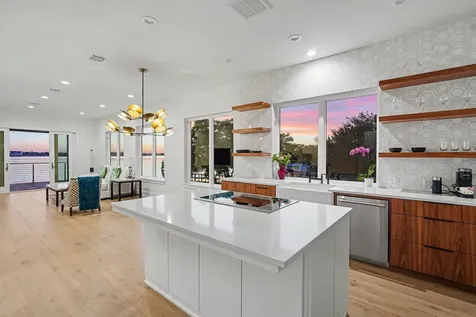 2002 Cove Park Drive Kemah TX 77565