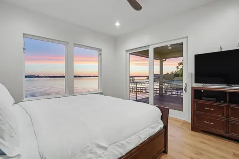 2002 Cove Park Drive Kemah TX 77565
