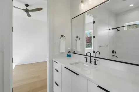 2002 Cove Park Drive Kemah TX 77565