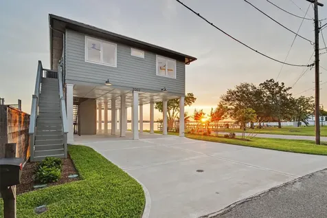2002 Cove Park Drive Kemah TX 77565