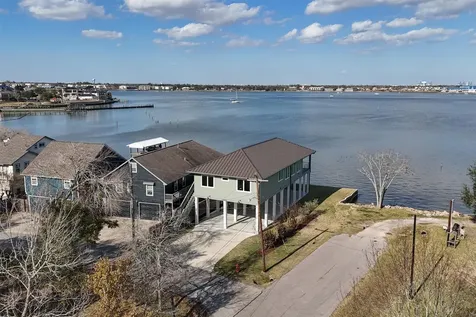 2002 Cove Park Drive Kemah TX 77565