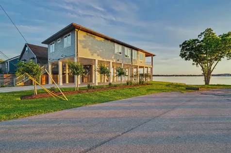2002 Cove Park Drive Kemah TX 77565