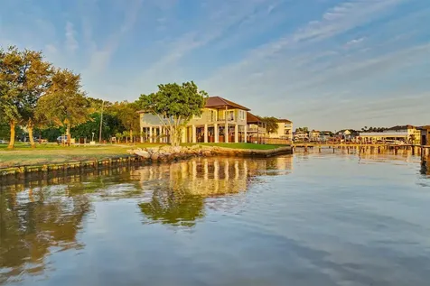 2002 Cove Park Drive Kemah TX 77565