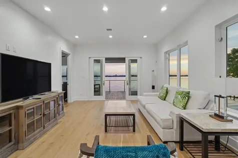 2002 Cove Park Drive Kemah TX 77565