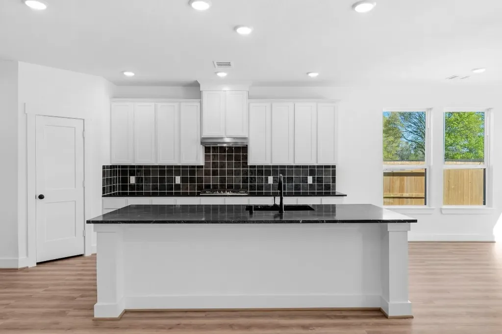 361 Covey Lane Sealy TX 77474