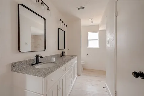 934 Goldfinch Avenue Sugar Land TX 77478