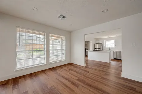 934 Goldfinch Avenue Sugar Land TX 77478