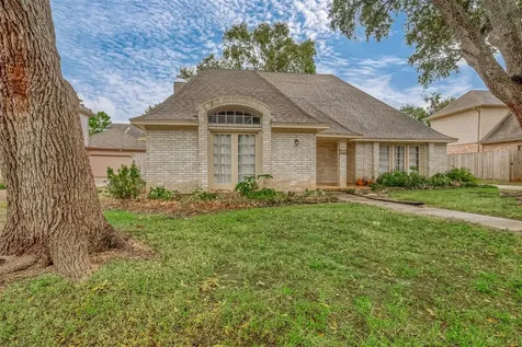 934 Goldfinch Avenue Sugar Land TX 77478