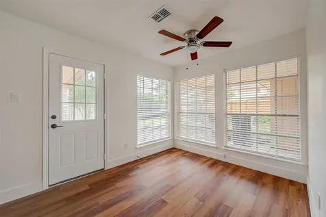 934 Goldfinch Avenue Sugar Land TX 77478