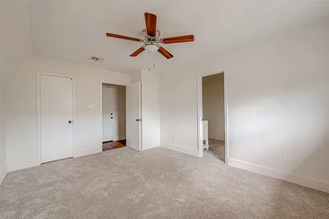 934 Goldfinch Avenue Sugar Land TX 77478