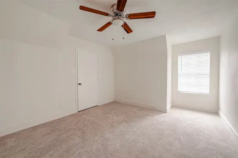 934 Goldfinch Avenue Sugar Land TX 77478