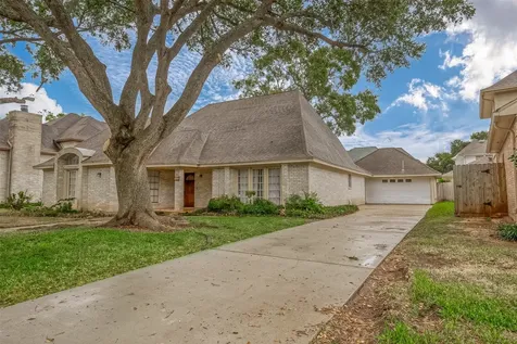 934 Goldfinch Avenue Sugar Land TX 77478