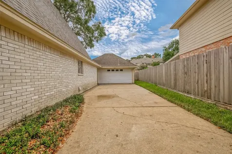 934 Goldfinch Avenue Sugar Land TX 77478