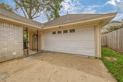 934 Goldfinch Avenue Sugar Land TX 77478