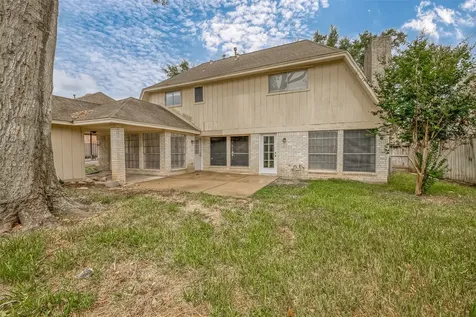 934 Goldfinch Avenue Sugar Land TX 77478