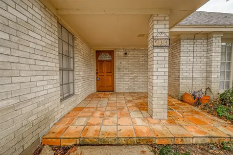934 Goldfinch Avenue Sugar Land TX 77478