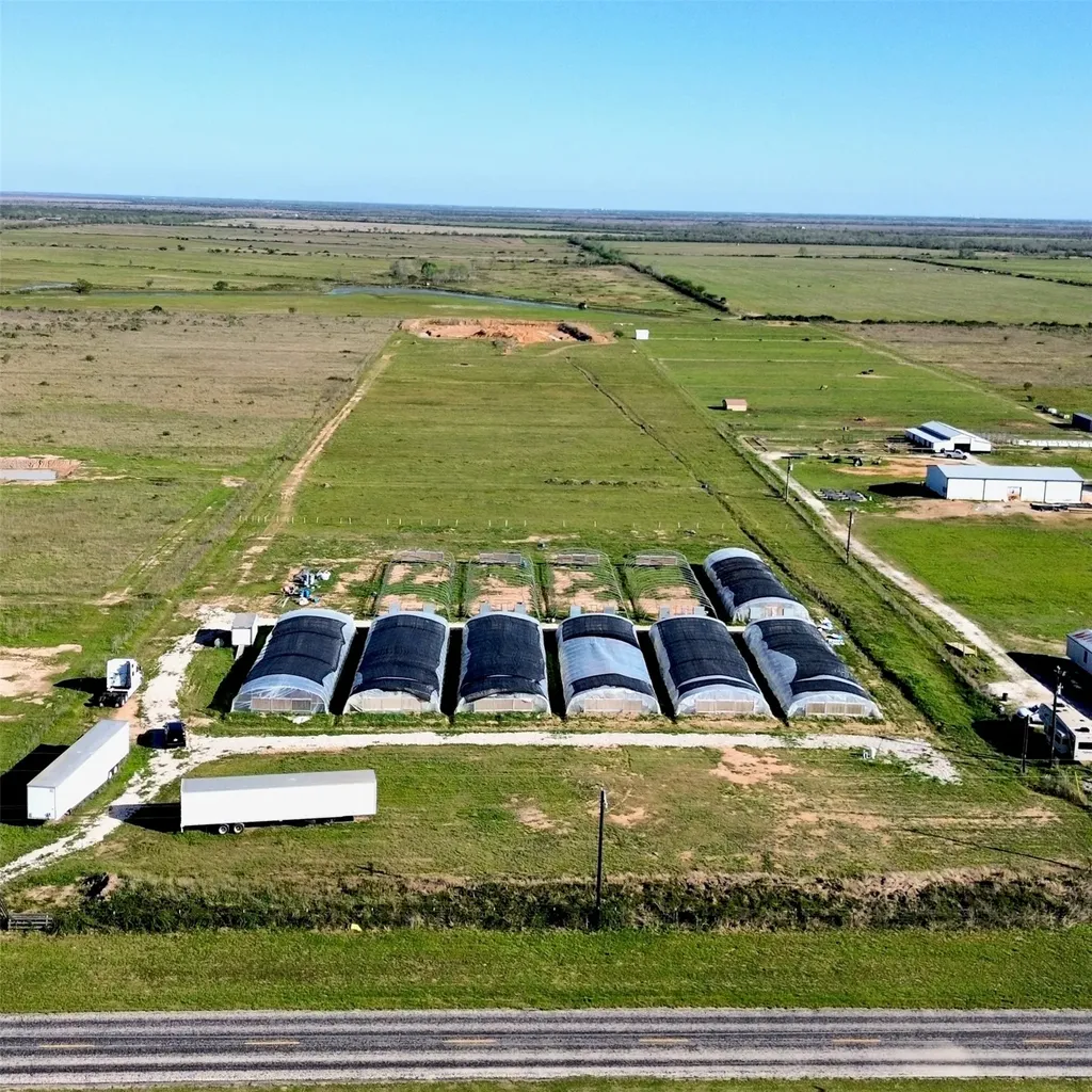 2037 Fm 2761 Alleyton TX 78935
