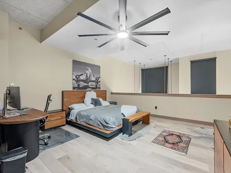 5005 Hidalgo Street 613 Houston TX 77056