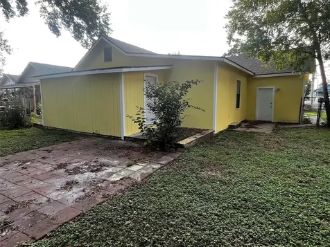 1018 N 2nd Street Baytown TX 77520