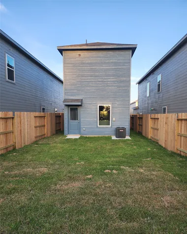 20115 Green Mallard Crosby TX 77532