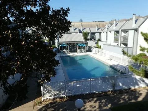 5056 Glenmont Drive Houston TX 77081