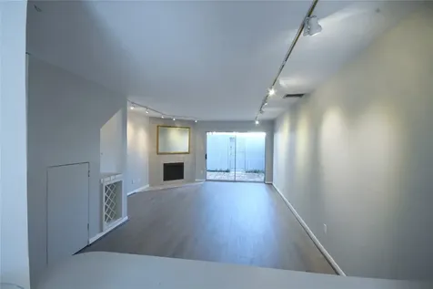 5056 Glenmont Drive Houston TX 77081