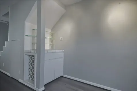 5056 Glenmont Drive Houston TX 77081