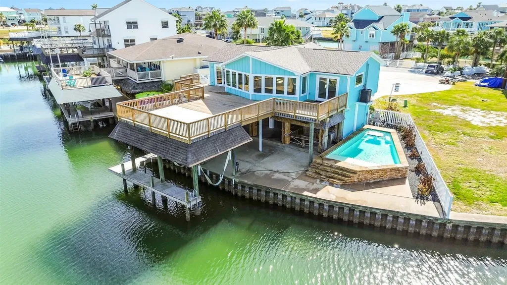 1326 Hawaii Drive Tiki Island TX 77554