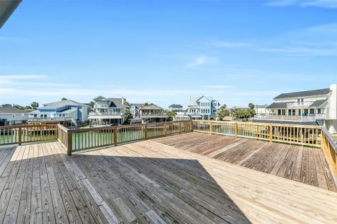 1326 Hawaii Drive Tiki Island TX 77554