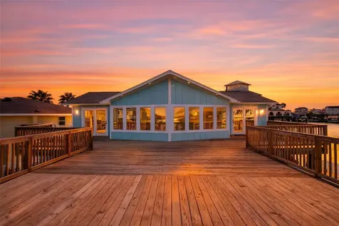 1326 Hawaii Drive Tiki Island TX 77554