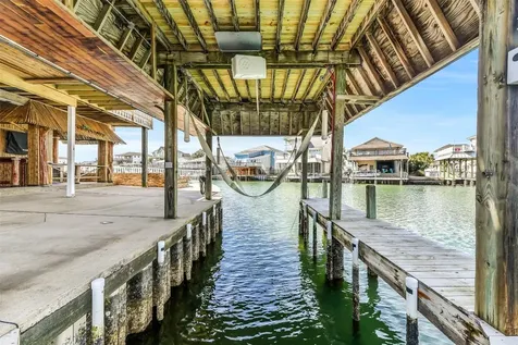 1326 Hawaii Drive Tiki Island TX 77554