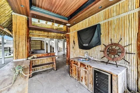 1326 Hawaii Drive Tiki Island TX 77554