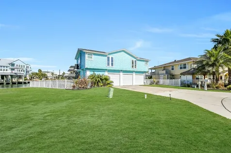 1326 Hawaii Drive Tiki Island TX 77554