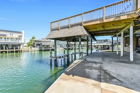 1326 Hawaii Drive Tiki Island TX 77554