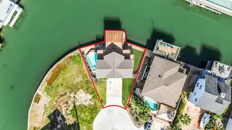 1326 Hawaii Drive Tiki Island TX 77554