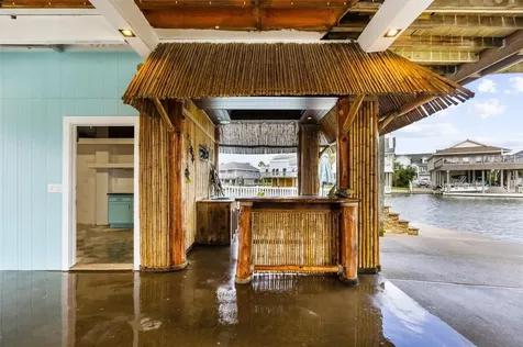 1326 Hawaii Drive Tiki Island TX 77554