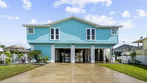 1326 Hawaii Drive Tiki Island TX 77554