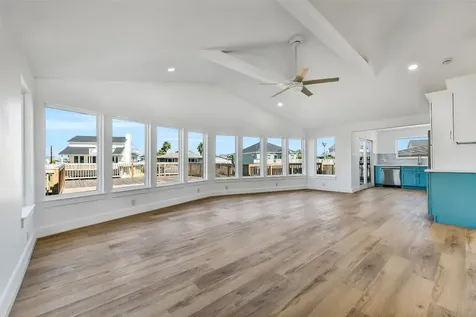 1326 Hawaii Drive Tiki Island TX 77554