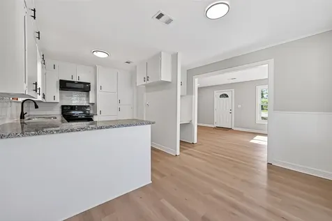 729 Loggins Drive West Columbia TX 77486