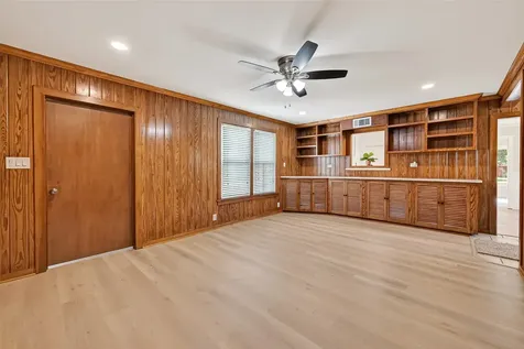 729 Loggins Drive West Columbia TX 77486
