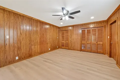 729 Loggins Drive West Columbia TX 77486