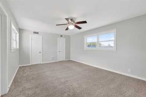 729 Loggins Drive West Columbia TX 77486