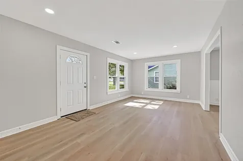 729 Loggins Drive West Columbia TX 77486