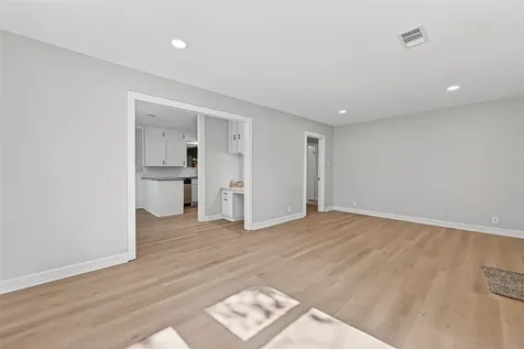 729 Loggins Drive West Columbia TX 77486