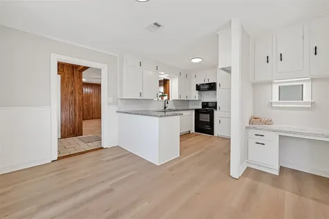 729 Loggins Drive West Columbia TX 77486