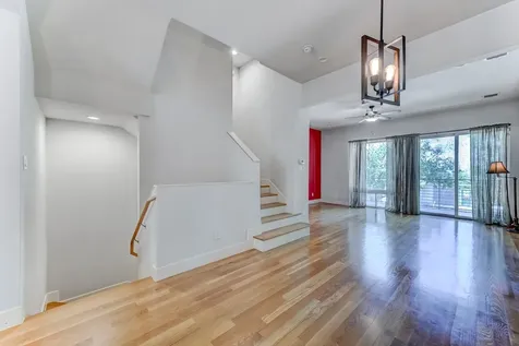 2705 Street Emanuel Street Houston TX 77004