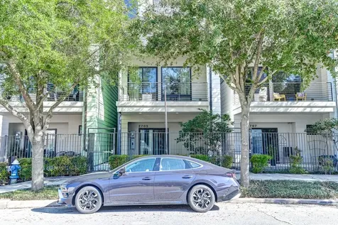 2705 Street Emanuel Street Houston TX 77004