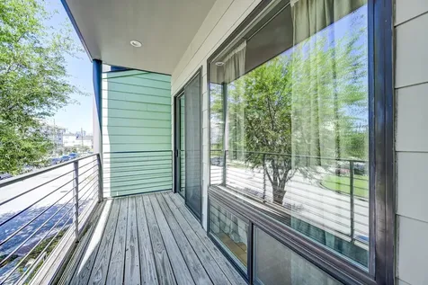 2705 Street Emanuel Street Houston TX 77004