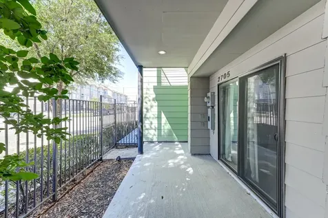2705 Street Emanuel Street Houston TX 77004